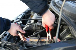gọi cứu hộ ô tô hay tự kích bình